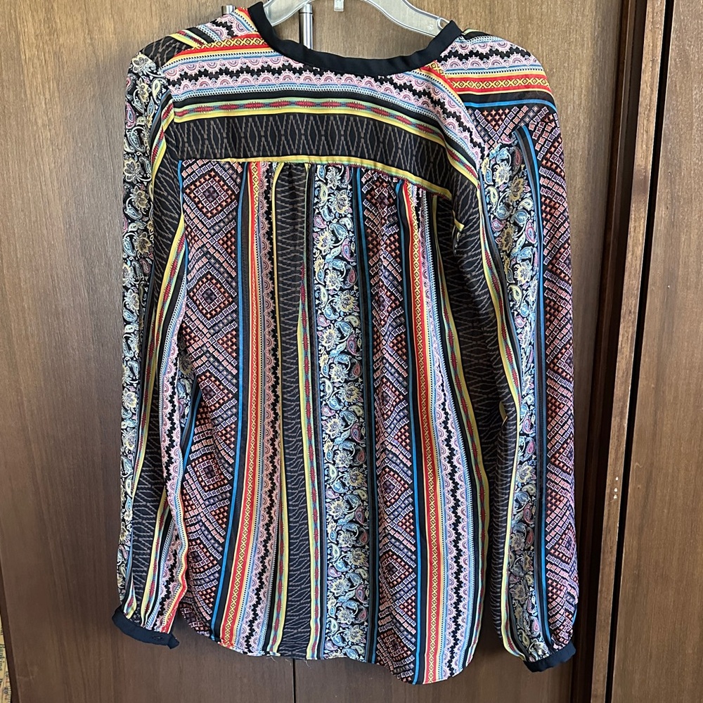 Colorful Geometric Patterned Blouse - Picture 2 of 4